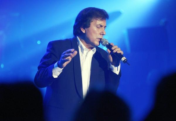 Frank Michael sur scène à Bourg-en-Bresse dans l'Ain le 3 décembre 2006