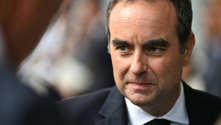 Le Premier ministre français, Sébastien Lecornu, arrive à Mérignac, en périphérie de Bordeaux, en Gironde, le 17 août 2026