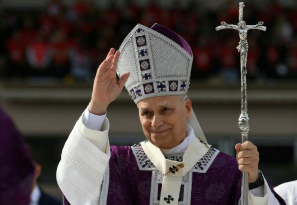 Le pape Léon XIV arrive pour célébrer une messe au stade Louis II de Monaco, le 28 mars 2026