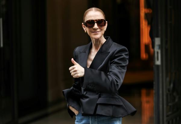La chanteuse canadienne Céline Dion devant l'hôtel Royal Monceau à Paris, le 3 septembre 2026