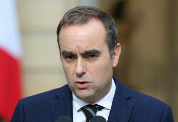 Le Premier ministre Sébastien Lecornu s'exprime le 3 octobre 2025 à l'Hôtel Matignon à Paris