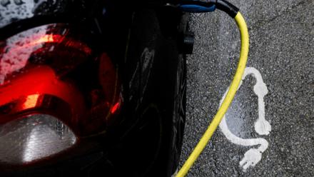 La région Centre-Val de Loire accélère le déploiement de son dispositif d'autopartage en zone rurale, alternative à moindre coût au moment où les prix des carburants s'envolent