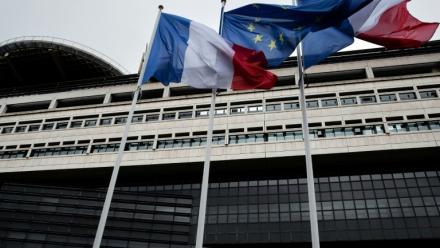 La France emprunte depuis mardi désormais aussi cher que l'Italie à échéance dix ans