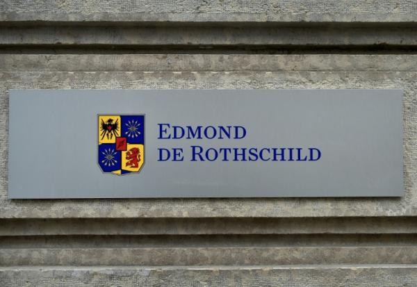 Logo de la banque Edmond de Rothschild à son siège de Genève, le 8 mars 2016