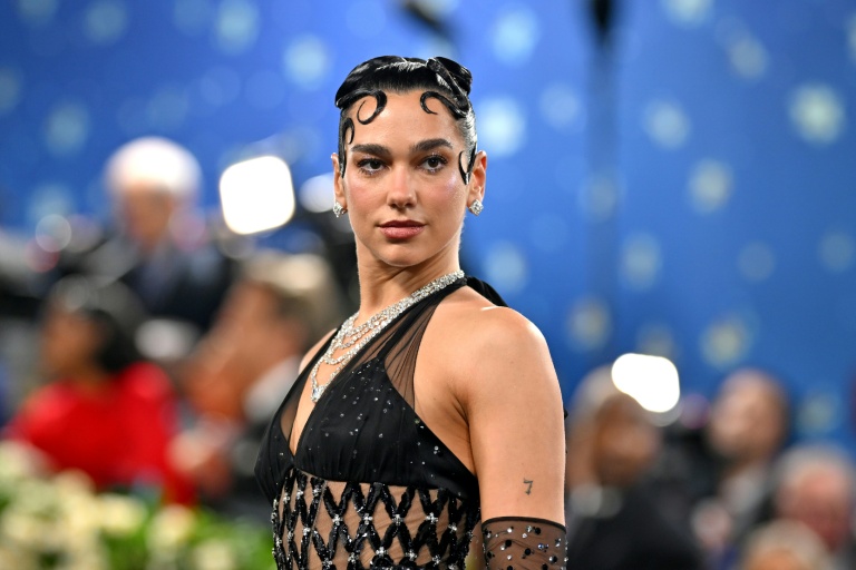La star britannique Dua Lipa à New York le 5 mai 2025
