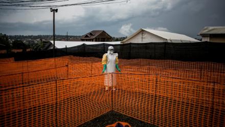 Dans un centre de traitement d'Ebola de Médecins sans frontières (MSF) à Bunia, en République démocratique du Congo, le 7 novembre 2018.