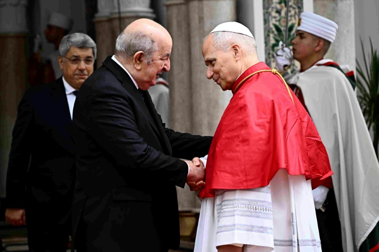 Le pape Léon XIV rencontre le président algérien Abdelmadjid Tebboune au palais présidentiel, le 13 avril 2026 à Alger