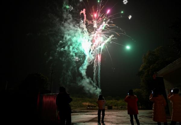 Un feu d'artifice à Liuyang, dans la province du Hunan, le 21 janvier 2026 en Chine