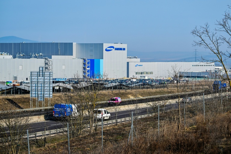 Une usine de batteries pour véhicules électriques du géant sud-coréen Samsung à Göd, à environ 25 km au nord de la capitale hongroise Budapest, le 3 mars 2026