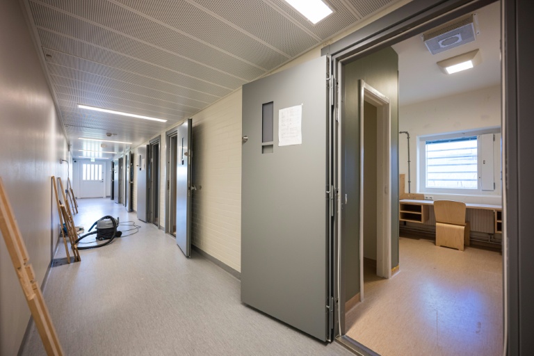 Les travaux en cours à la prison de Rosersberg, au nord de Stockholm, le 4 mars 2026 en Suède