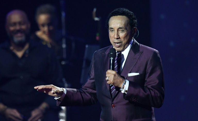 Smokey Robinson sur scène à Los Angeles, le 3 février 2023
