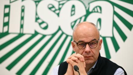 Le président de la FNSEA Arnaud Rousseau s'exprime lors d'une conférence de presse le 8 janvier 2026 à Paris