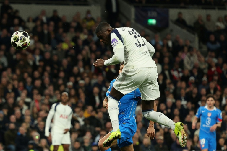 Randal Kolo Muani buteur avec Tottenham contre l'Atletico Madrid en Ligue des champions à Londres, le 18 mars 2026 