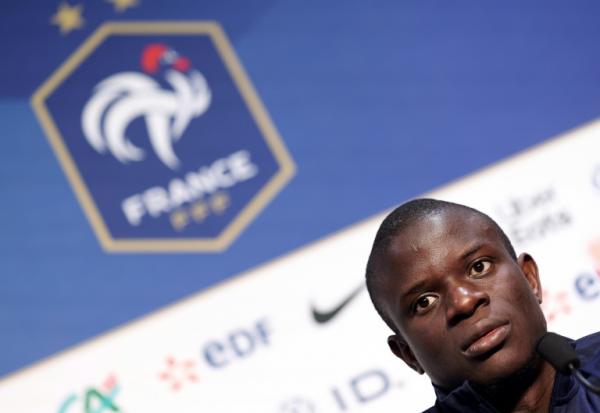 Le joueur de l'équipe de France N'Golo Kanté, rappelé par Didier Deschamps pour les matches de qualification au Mondial-2026, à Clairefontaine en novembre 2024