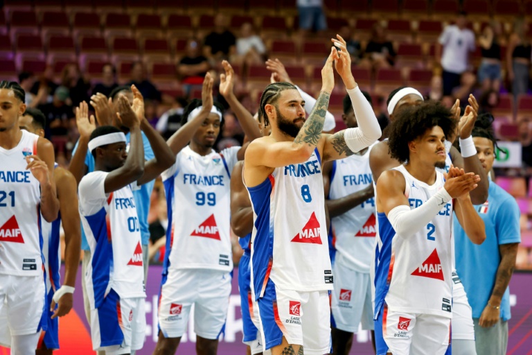 Le bonheur des joueurs de l'équipe de France après la démonstration contre l'Islance à l'Euro, le 4 septembre 2025 à Katowice