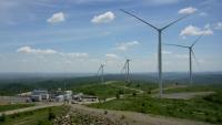 Vue d'ensemble le 25 mai 2026 d'éoliennes du parc d'Oriv, près de Lviv (ouest de l'Ukraine)