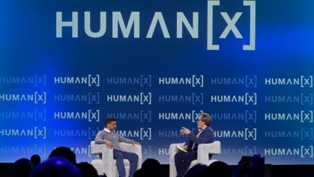 Praveen Neppalli Naga et Reed Albergotti sur scène lors de HumanX à San Francisco le 9 avril 2026