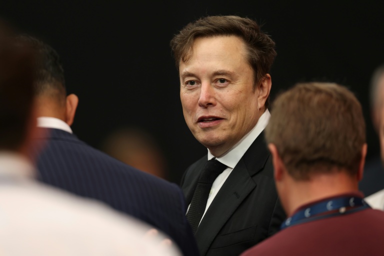 Elon Musk, patron de Tesla, le 21 septembre 2025 à Glendale, en Arizona