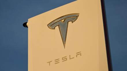 La rémunération "stratosphérique" d'au moins 1.000 milliards de dollars promise à Elon Musk, patron de Tesla, nécessite l'accord des actionnaires jeudi en assemblée générale
