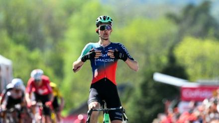 Le prodige français Paul Seixas vainqueur de la Flèche wallonne, le 22 avril 2026 à Huy (Belgique)