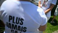 Rassemblement à Fleurance dans le Gers, le 7 juin 2026, pour une marche blanche en hommage à Lyhanna, 11 ans retrouvée morte jeudi. Le principal suspect avait fait l'objet de plaintes pour viol sur mineur