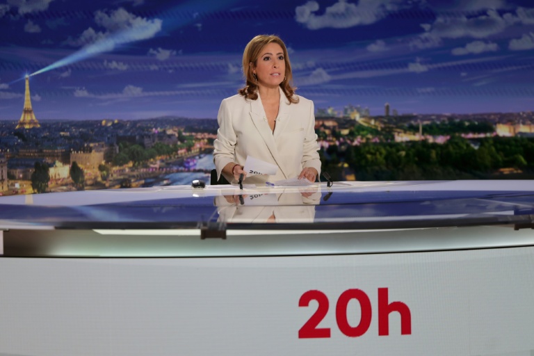 la journaliste Léa Salamé le 16 mars 2026 dans le 20h00 de France 2