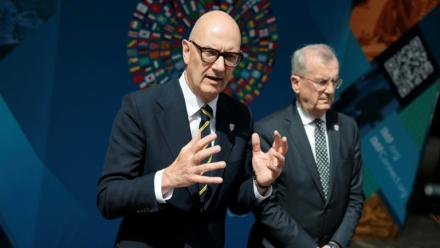 Le ministre de l'Economie Roland Lescure et le gouverneur de la Banque de France François Villeroy de Galhau, à Washington, le 16 avril 2026, pour les réunions de printemps du FMI et de la Banque mondiale 