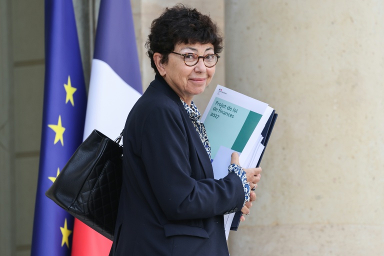 La ministre de la Transition écologique Monique Barbut à la sortie du Conseil des ministres le 1er octobre 2026 à Paris 