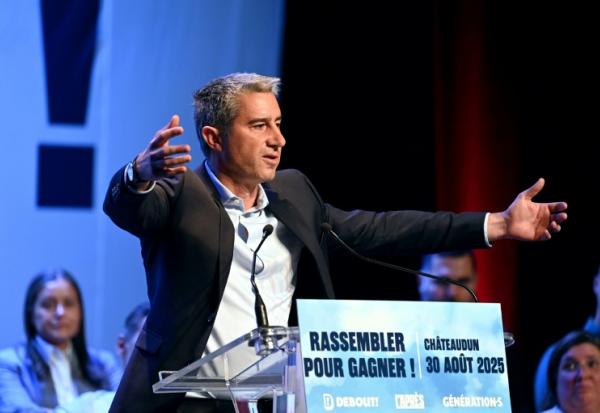 Le député François Ruffin lors d'un meeting de gauche à l'Espace André Malraux, à Châteaudun, le 30 août 2025