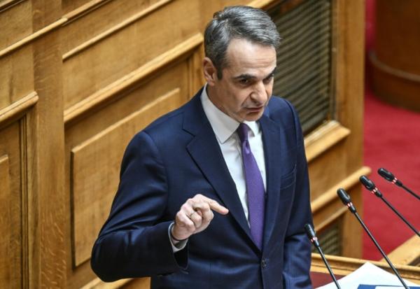 Le Premier ministre grec Kyriakos Mitsotakis au Parlement, le 2 avril 2025 à Athènes