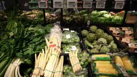 Rayon légumes danns un magasin Carrefour le 29 mars 2023 à Villeneuve-la-Garenne, dans les Hauts-de-Seine.