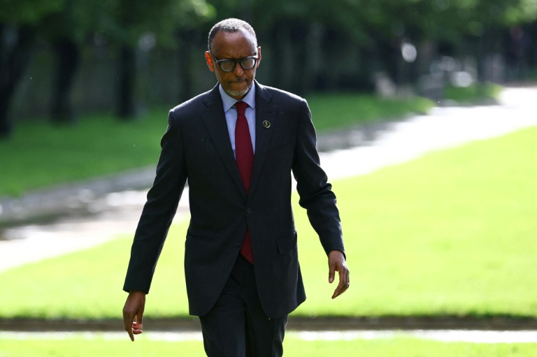 Le président rwandais Paul Kagame lors de l’inauguration d’un nouveau mémorial en hommage aux victimes du génocide rwandais sur l’esplanade Habib-Bourguiba à Paris, le 2 juin 2026