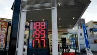 Les prix des carburants dans une station-service à Tokyo, le 14 mars 2026 au Japon