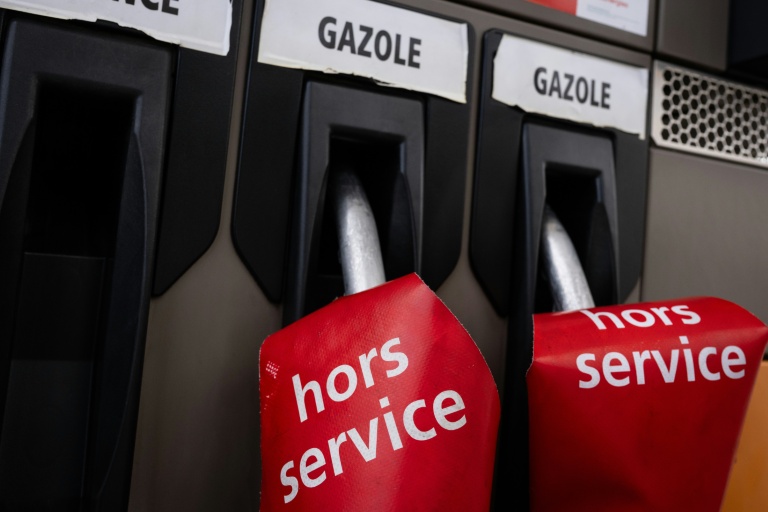Station-service en rupture de stock de carburants à Lutterbach, dans l'est de la France, le 1er avril 2026