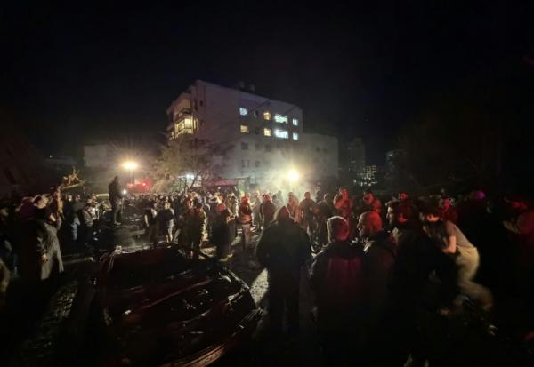 Sur le site de frappes israéliennes dans les banlieues sud de Beyrouth, au Liban, le 1er avril 2026