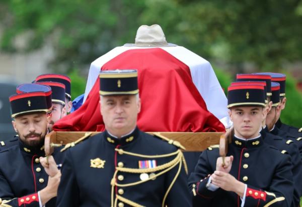 Hommage national aux Invalides à Paris au philosophe et sociologue Edgar Morin, mort à 104 ans le 3 juin 2026