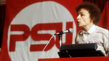 Huguette Bouchardeau donne un discours le 16 novembre 1979 au Havre (Seine-Maritime)