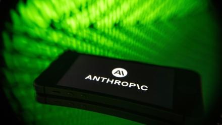 Le patron d'Anthropic, Dario Amodei, a fait pression sur l'Australie à propos de la législation sur la propriété intellectuelle, au moment où l'entreprise envisage d'investir dans l'intelligence artificielle (IA) dans le pays