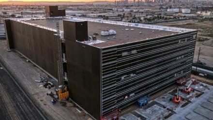 Un centre de données en construction à Vernon, en Californie, le 15 avril 2026