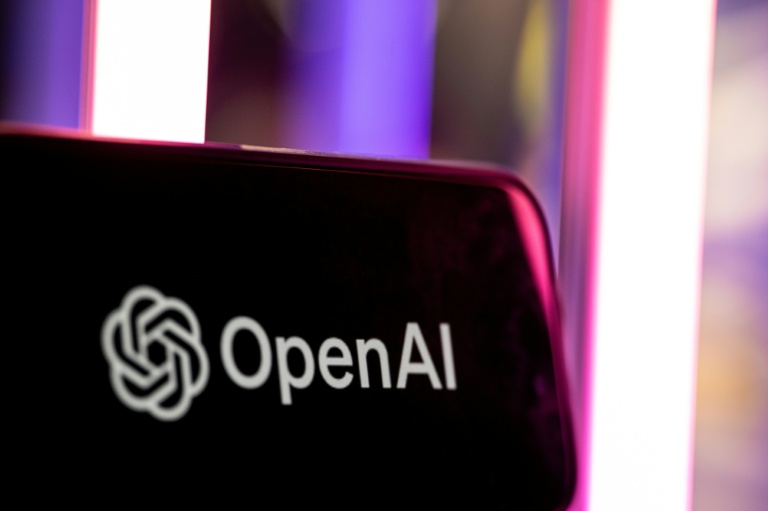 Le Pentagone s'est tourné vers les concurrents d'Anthropic, et son grand rival OpenAI, créateur de ChatGPT, a signé un accord le jour même de son bannissement