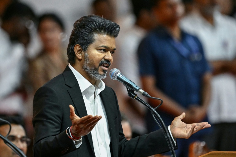 L'acteur indien C. Joseph Vijay investi chef de l'exécutif de l'Etat du Tamil Nadu (sud-est), le 10 mai 2026 à Chennai