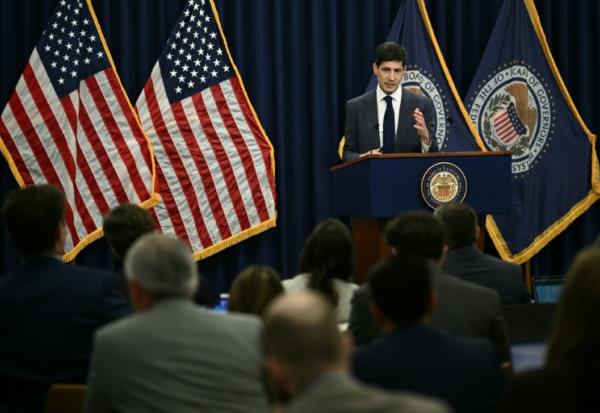 Le nouveau chef de la Réserve fédérale américaine (Fed) Kevin Warsh , en conférence de presse, le 17 juin 20216 à Washington