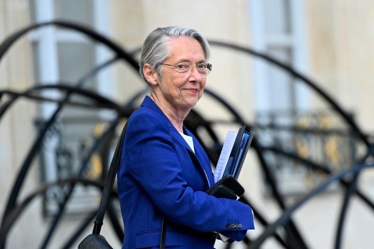 La ministre de l'Education Elisabeth Borne à la sortie de l'Elysée, le 23 mai 2025 à Paris