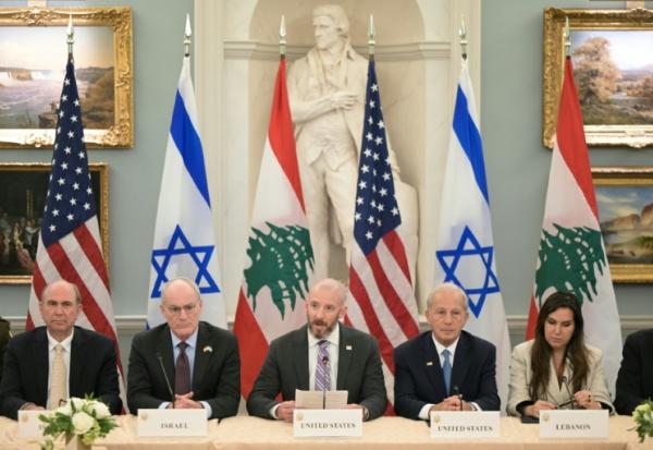 Les délégations israélienne et libanaise au département d'Etat, à Washington, le 3 juin 2026