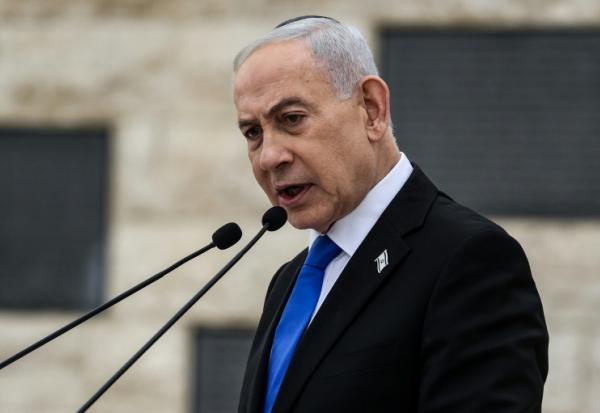 Le Premier ministre israélien Benjamin Netanyahu s'exprime lors de la journée de commémoration des soldats tombés au combat, Yom HaZikaron, le 21 avril 2026 à Jérusalem 