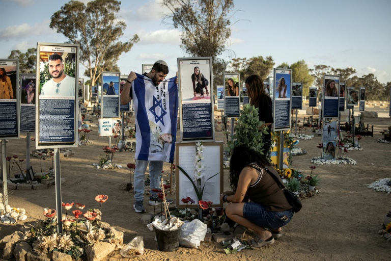 Mémorial pour les victimes du festival de musique Nova tuées pendant l'attaque du Hamas sur Israël le 7 octobre 2023, le 6 octobre 2025 à Reïm dans le sud d'Israël