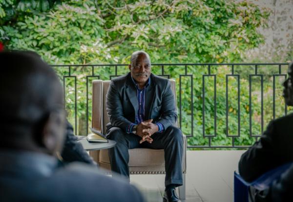 L'ancien président de la RDC, Joseph Kabila, lors d'une rencontre avec des dirigeants de diverses confessions religieuses dans l'une de ses résidences à Goma, le 29 mai 2025