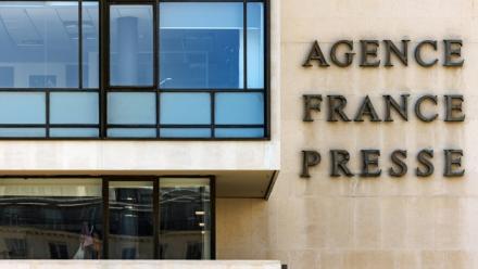 La direction de l'AFP a annoncé vendredi une réforme du système d'expatriation des journalistes de l'agence de presse mondiale d'ici 2028 pour en réduire les coûts