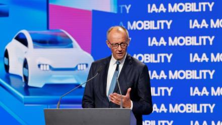 Le chancelier allemand Friedrich Merz lors de l'inauguration du salon international de l'automobile à Munich, le 9 septembre 2025