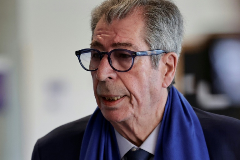 L'ancien maire de Levallois-Perret, Patrick Balkany, au tribunal de Nanterre, le 7 avril 2026 dans les Hauts-de-Seine